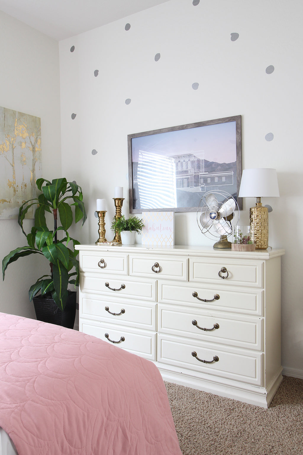 Vinilos Decorativos, Set frase “Hello Gorgeous” + 98 Lunares Irregulares Gris claro 072